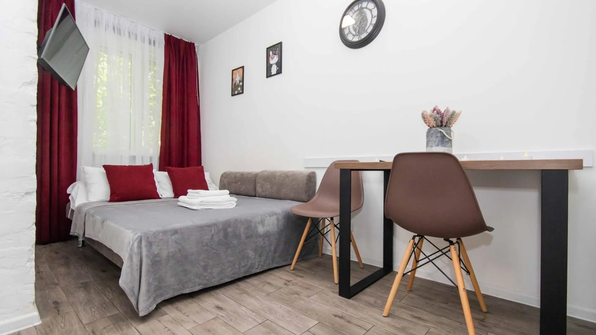 Стильні апартаменти-студіо на Подолі поруч з метро  Modern Apartments on Podol near metro station  Kyiv MF