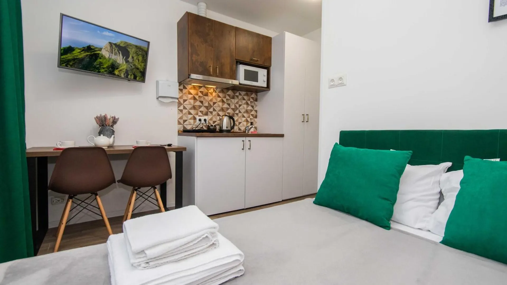 Стильні апартаменти-студіо на Подолі поруч з метро  Modern Apartments on Podol near metro station  Kyiv MF
