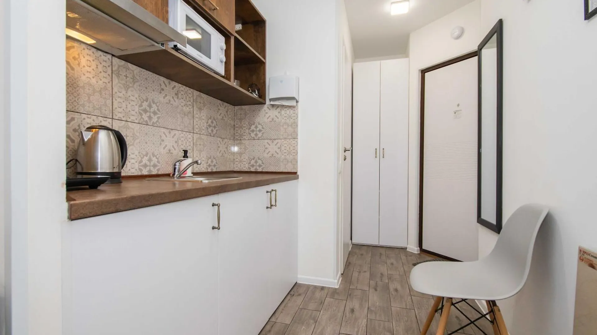 Стильні апартаменти-студіо на Подолі поруч з метро  Modern Apartments on Podol near metro station  Kyiv MF